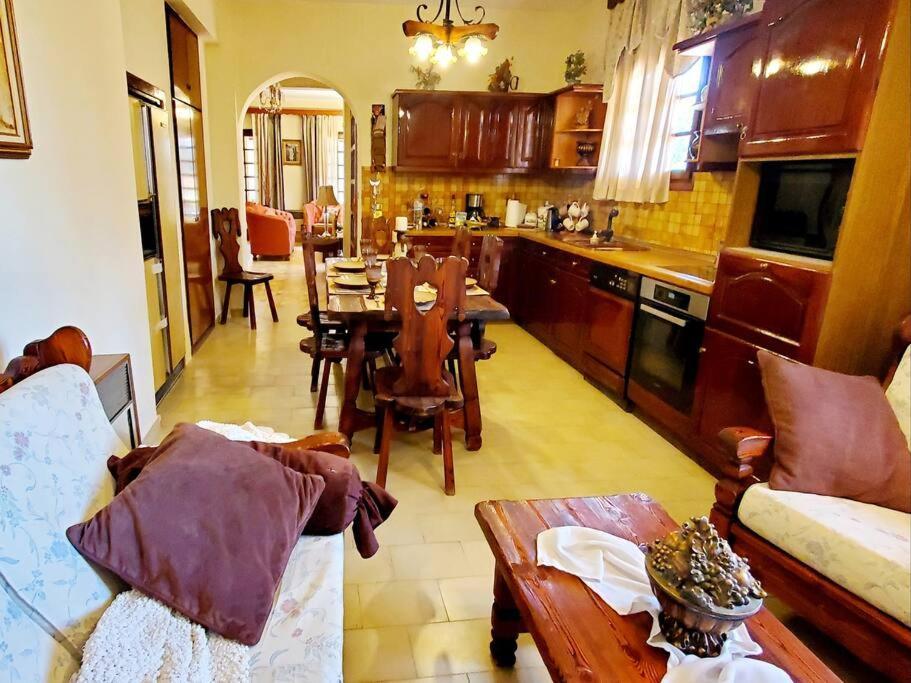 Poli House Family W/ Pool Villa